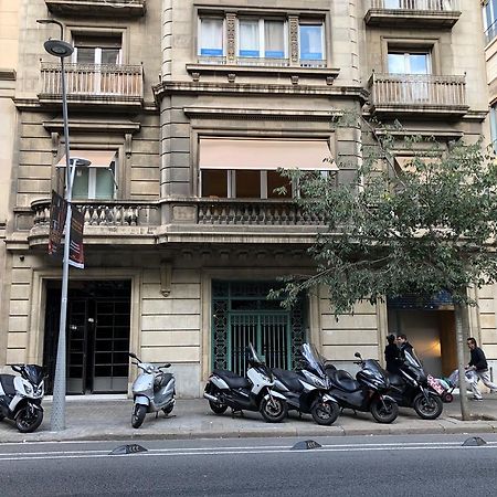 بيت شباب سومنيو برشلونة المظهر الخارجي الصورة